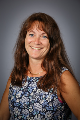 Ms Lindberg